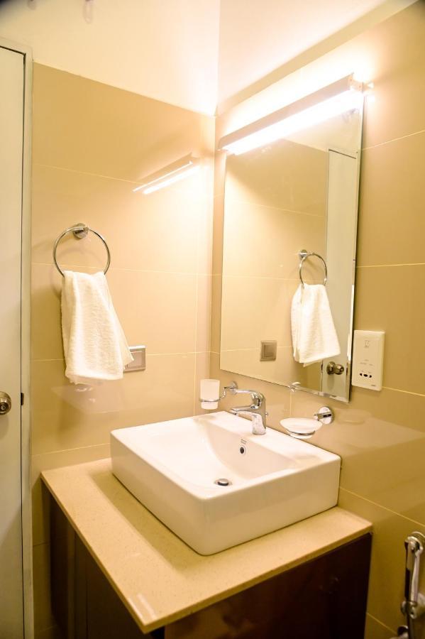 Ocean Breeze - Udaya Luxury Apartments Negombo Exterior photo