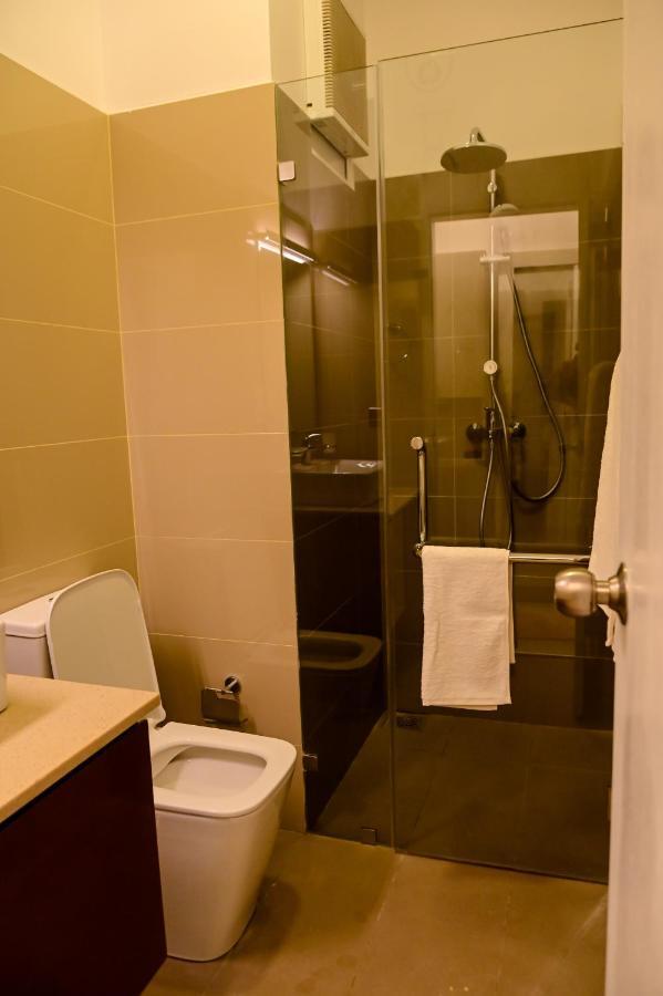 Ocean Breeze - Udaya Luxury Apartments Negombo Exterior photo