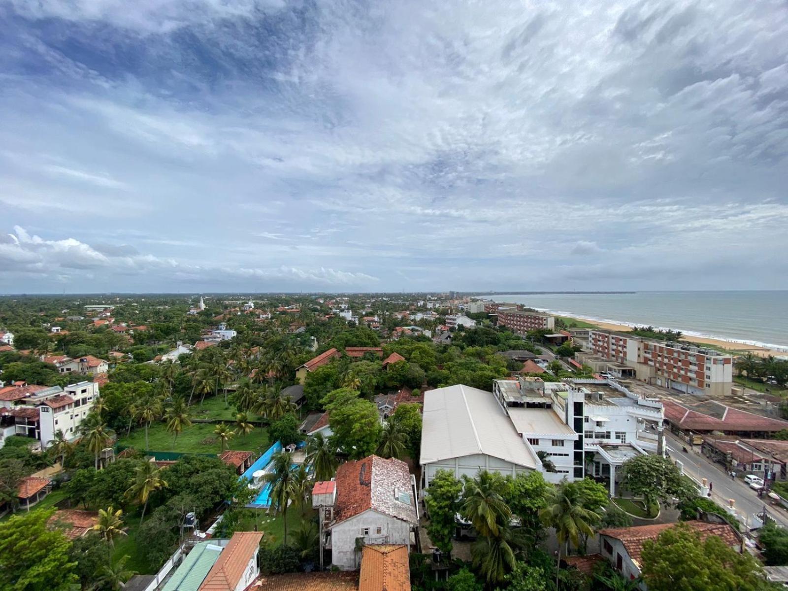 Ocean Breeze - Udaya Luxury Apartments Negombo Exterior photo